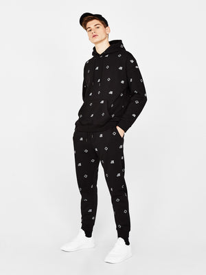 Sweatshirt and jogging trousers